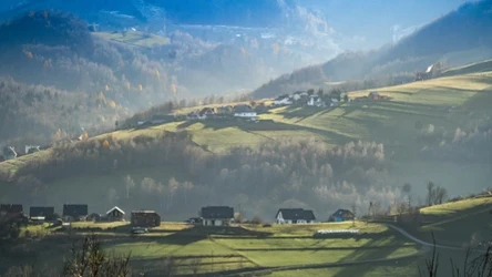 Tanie wakacje w górach? Beskid Sądecki oferuje atrakcyjniejsze ceny niż Tatry 