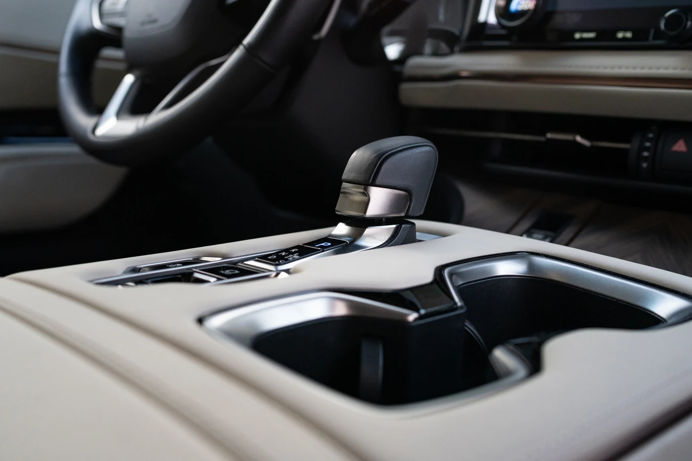 Lexus LM nie jest demonem prędkości, ale nie do tego został stworzony. Pierwsza "setka" pojawia się po 8,7 sekundy. Lexus LM nie jest demonem prędkości, ale nie do tego został stworzony. Pierwsza "setka" pojawia się po 8,7 sekundy.
