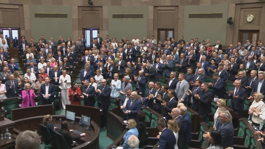 Niecodzienne sceny w Sejmie. Posłowie zaskoczyli Niecodzienne sceny w Sejmie. Posłowie zaskoczyli