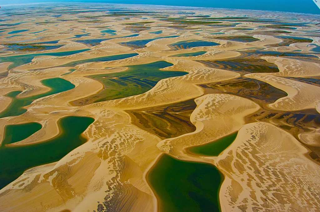 Park Narodowy Lençois Maranhenses to nie tylko piękne widoki. Miejsce to uznaje się za jedno z najlepszych na świecie do uprawiania kitesurfingu, można tu też pływać.