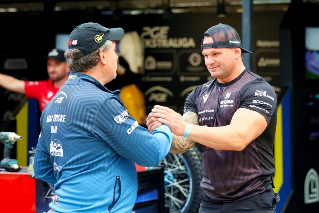 Tomasz Gaszyński, menadżer Maxa Fricke z Konradem Darwińskim.