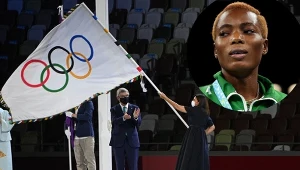 Cynthia Temitayo Ogunsemilore (na małym zdj.) nie wyjdzie w Paryżu na ring (Źródło: AFP/Getty Images)