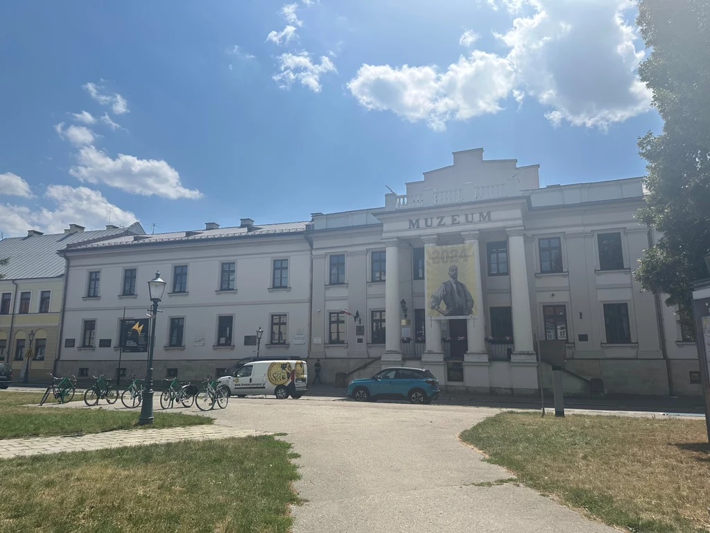 Muzeum im. Jacka Malczewskiego znajduje się pod adresem Rynek 11