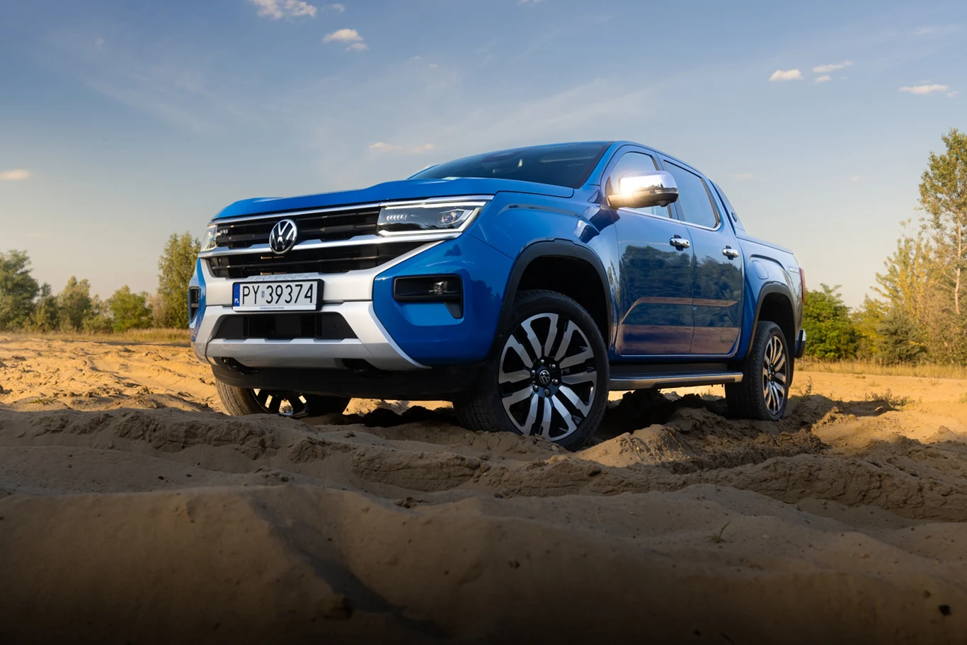 Volkswagen Amarok ma charakterystyczny pas przedni, który odróżnia go od Forda Rangera.