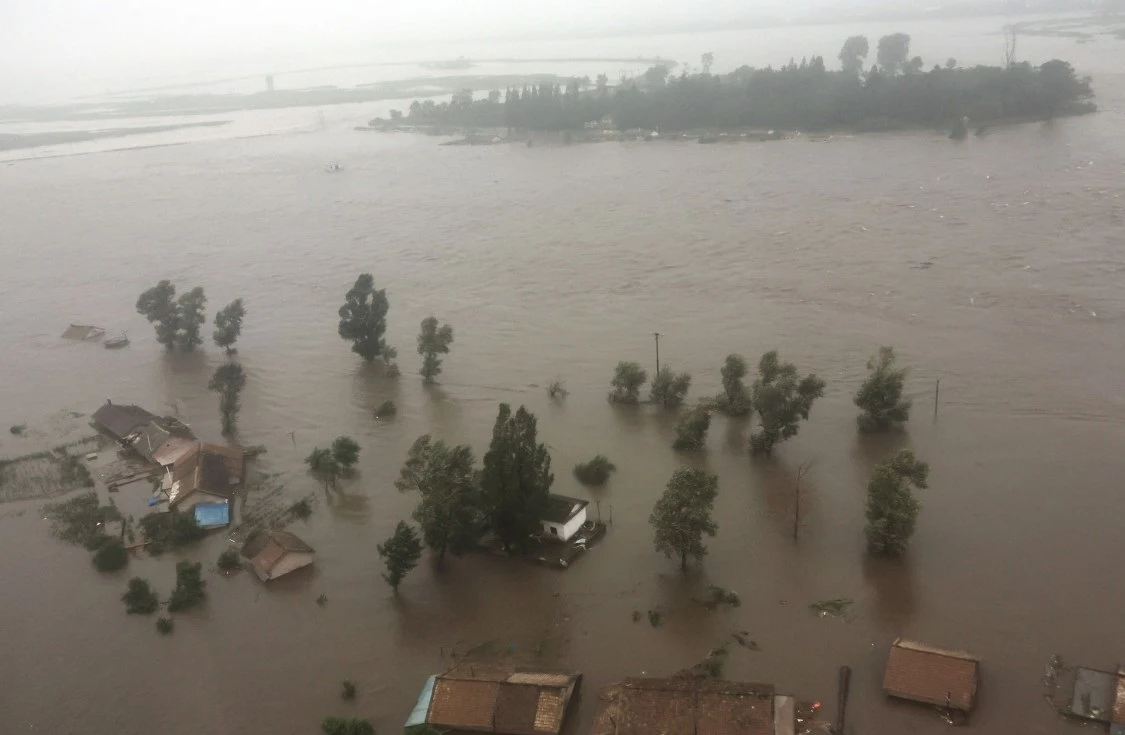 Korea Północna. Powodzie po przejściu ulewnego deszczu