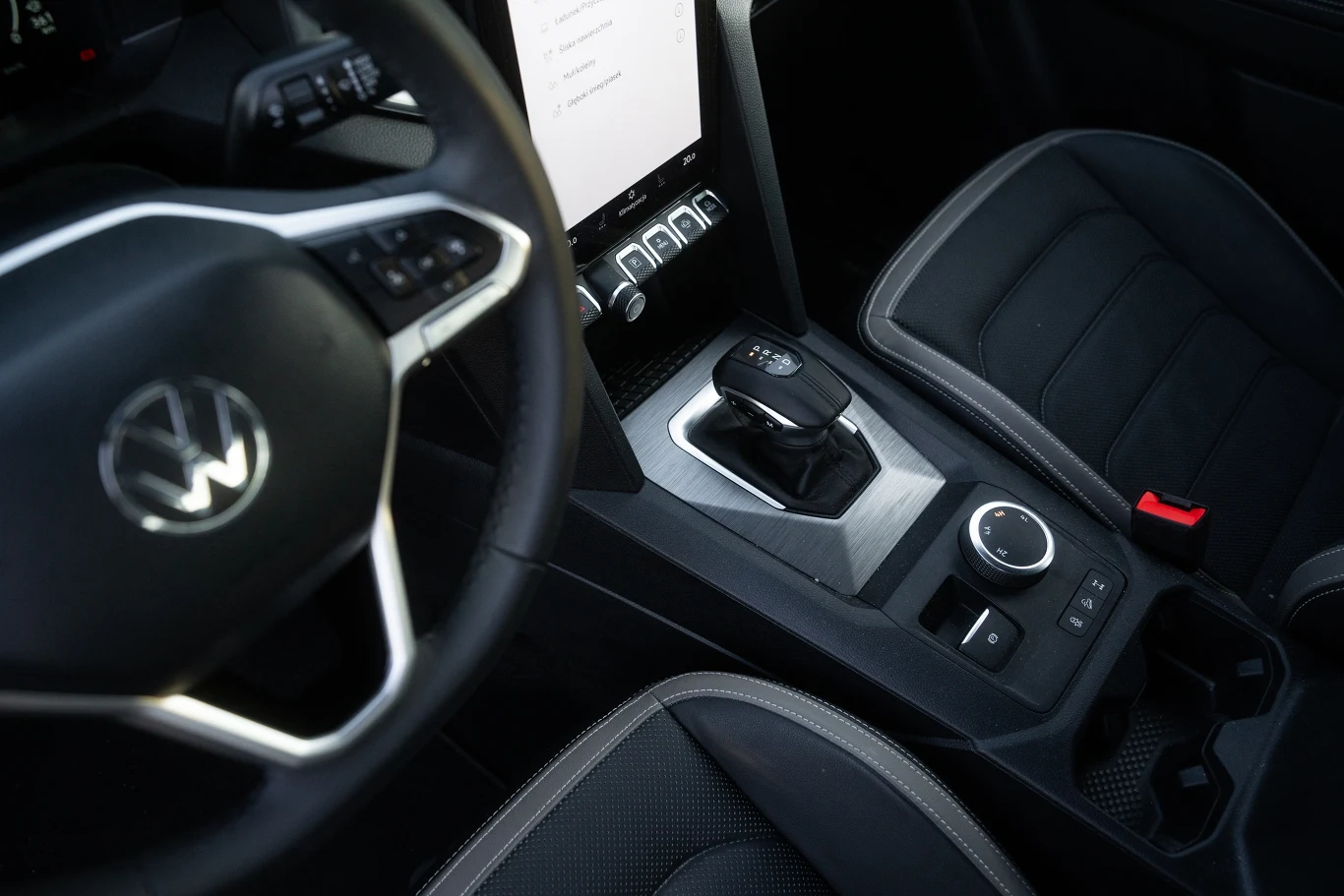Volkswagen Amarok jest wykończony solidnymi materiałami.