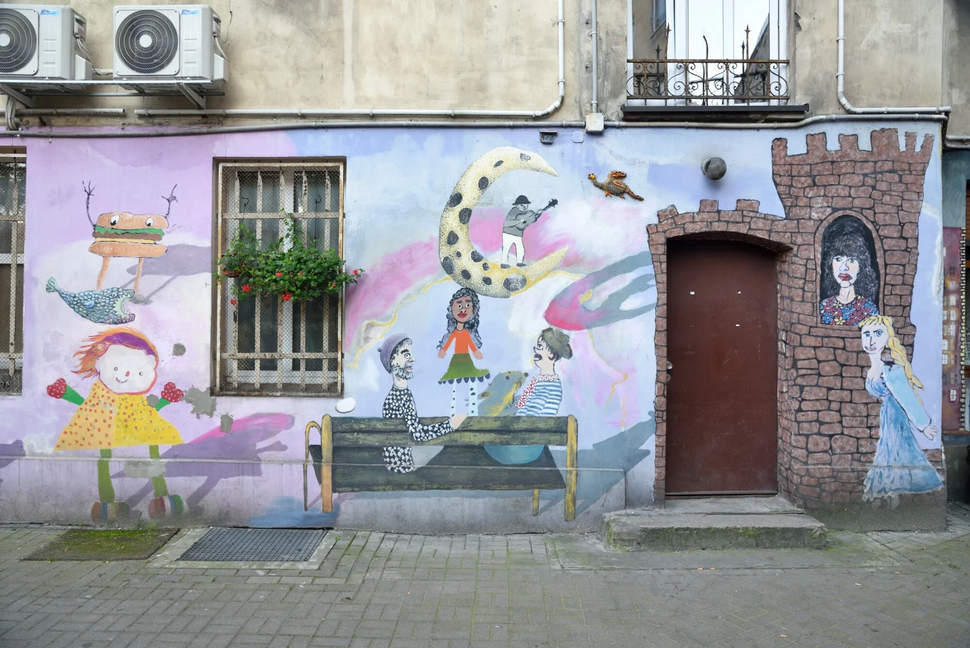 Baśniowy mural we Wrocławiu