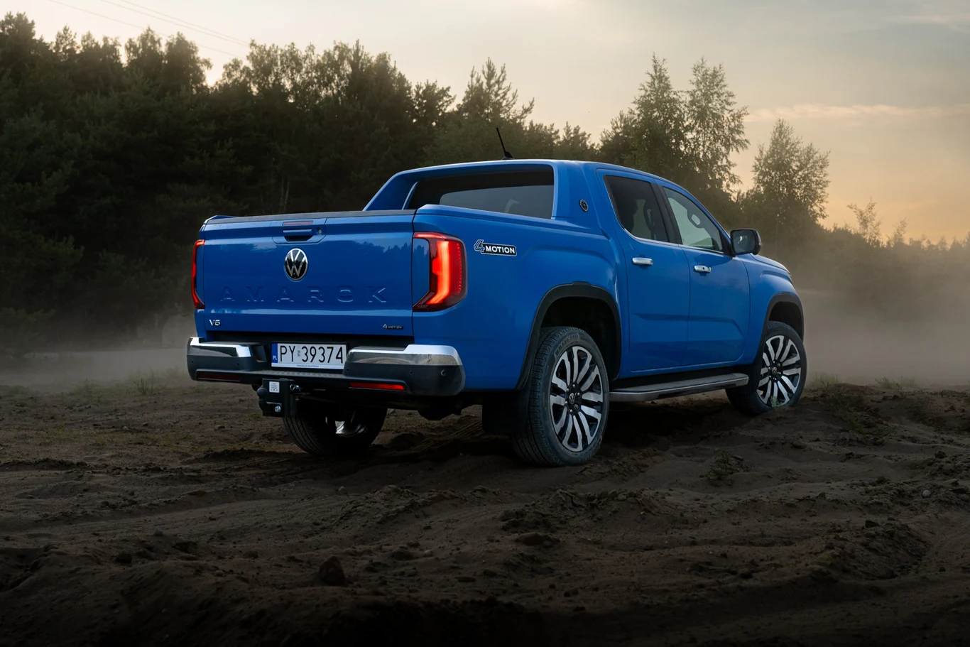Volkswagen Amarok 3.0 TDI V6 to auto dla specyficznego klienta. Lubi ciężką pracę, a jednocześnie jest bardzo komfortowy w codziennym użytkowaniu.