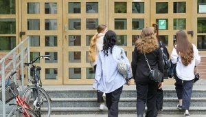 Stypendia dla uczniów 2024. Jakie wsparcie oferuje państwo?
