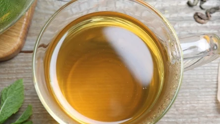 Napar z pokrzywy przygotowuje się z łyżki suszu