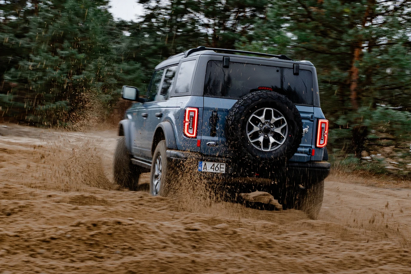 Ford Bronco to ikona bezdroży. W Europie oferowana jest dopiero od niedawna.