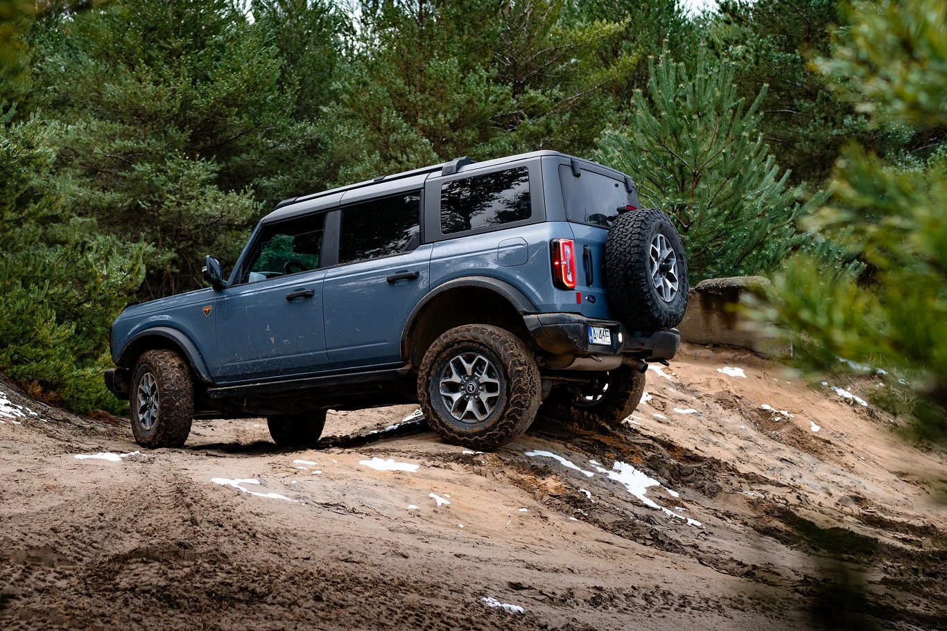 Ford Bronco Badlands kosztuje w Polsce od 360 300 zł.