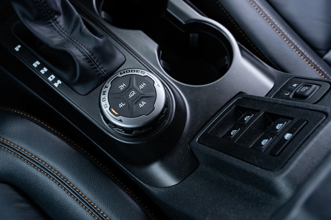 Kierowca w Fordzie Bronco ma do wyboru 6 trybów jazdy.