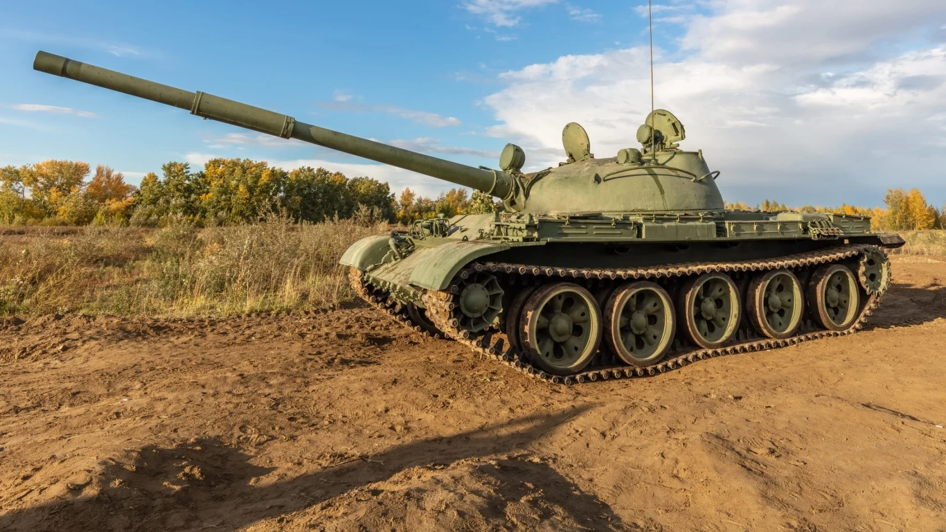 Rosjanom zostały już tylko dwa typy czołgów, nowe T-90 i stare T-62 Rosjanom zostały już tylko dwa typy czołgów, nowe T-90 i stare T-62