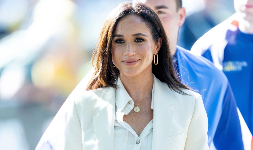 Meghan Markle hołduje zasadzie minimalizmu w modzie. To dodaje jej elegancji 