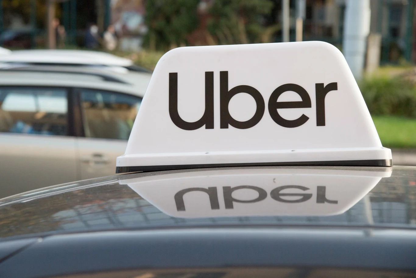 Uber otrzymał naprawdę wysoką karę finansową Uber otrzymał naprawdę wysoką karę finansową