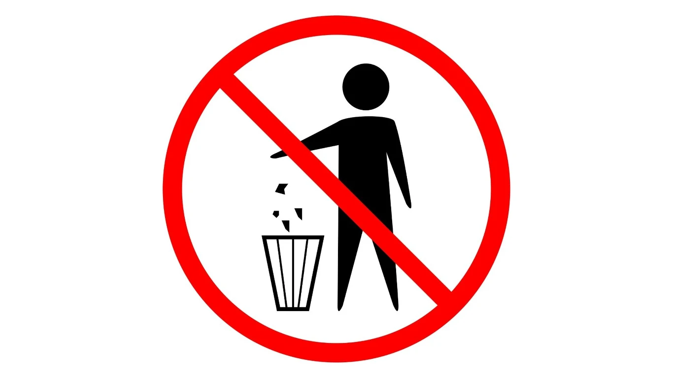 Symbol oznacza, że produktu nie można wrzucić do pojemnika wraz z innymi odpadami