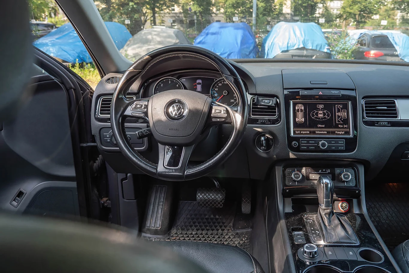 Luksusowy SUV został wyposażany w 3-litrowy silnik o mocy 245 KM / Fot. Pierwszy Urząd Skarbowy Gliwice Luksusowy SUV został wyposażany w 3-litrowy silnik o mocy 245 KM / Fot. Pierwszy Urząd Skarbowy Gliwice