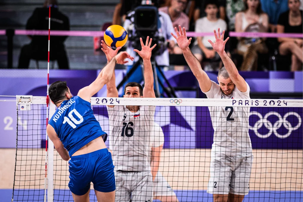 Miran Kujundzić atakuje w meczu Słowenia - Serbia Miran Kujundzić atakuje w meczu Słowenia - Serbia