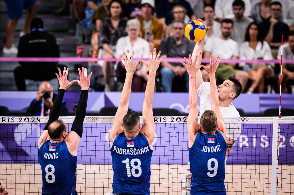 Klemen Cebulj atakuje w meczu Słowenia - Serbia Klemen Cebulj atakuje w meczu Słowenia - Serbia