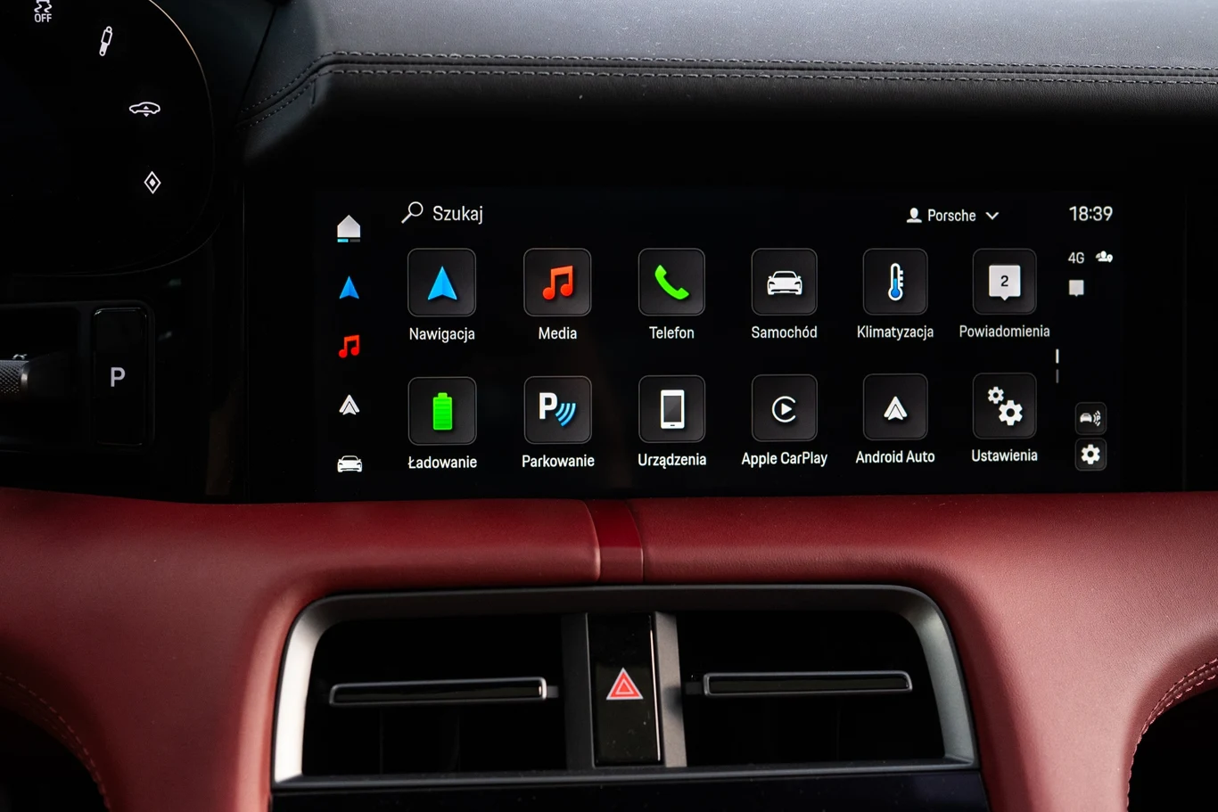 System multimedialny Taycana po face liftingu ma więcej możliwości.