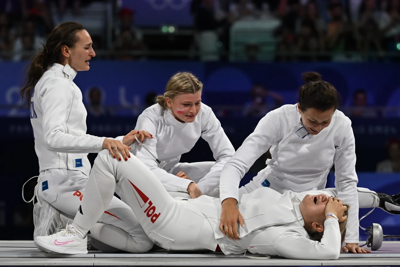 Polskie szpadzistki cieszące się z brązowego medalu igrzysk olimpijskich Polskie szpadzistki cieszące się z brązowego medalu igrzysk olimpijskich