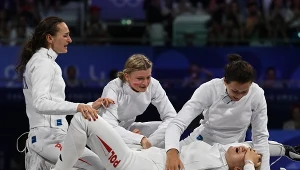 Polskie szpadzistki cieszące się z brązowego medalu igrzysk olimpijskich