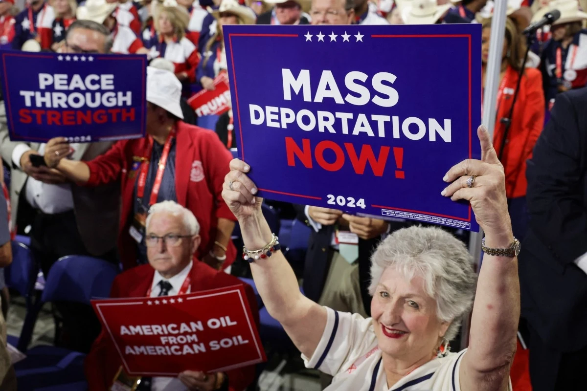 Donald Trump zapowiada masowe deportacje nielegalnych migrantów. Jego wyborcy popierają takie zapowiedzi Donald Trump zapowiada masowe deportacje nielegalnych migrantów. Jego wyborcy popierają takie zapowiedzi
