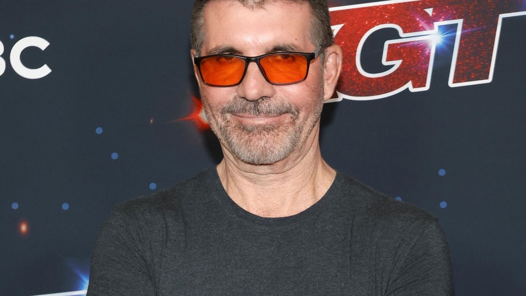 Simon Cowell wytłumaczył, dlaczego nosi pomarańczowe okulary