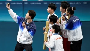 Lim Jong-hoon, Shin Yu-bin, Ri Jong Sik, Kim Kum Yong, Wang Chuqin i Sun Yingsha