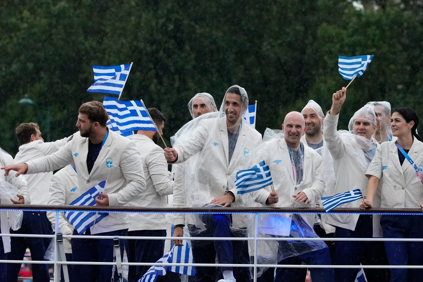 Stroje greckich sportowców doprowadziły do wybuchu małej afery Stroje greckich sportowców doprowadziły do wybuchu małej afery