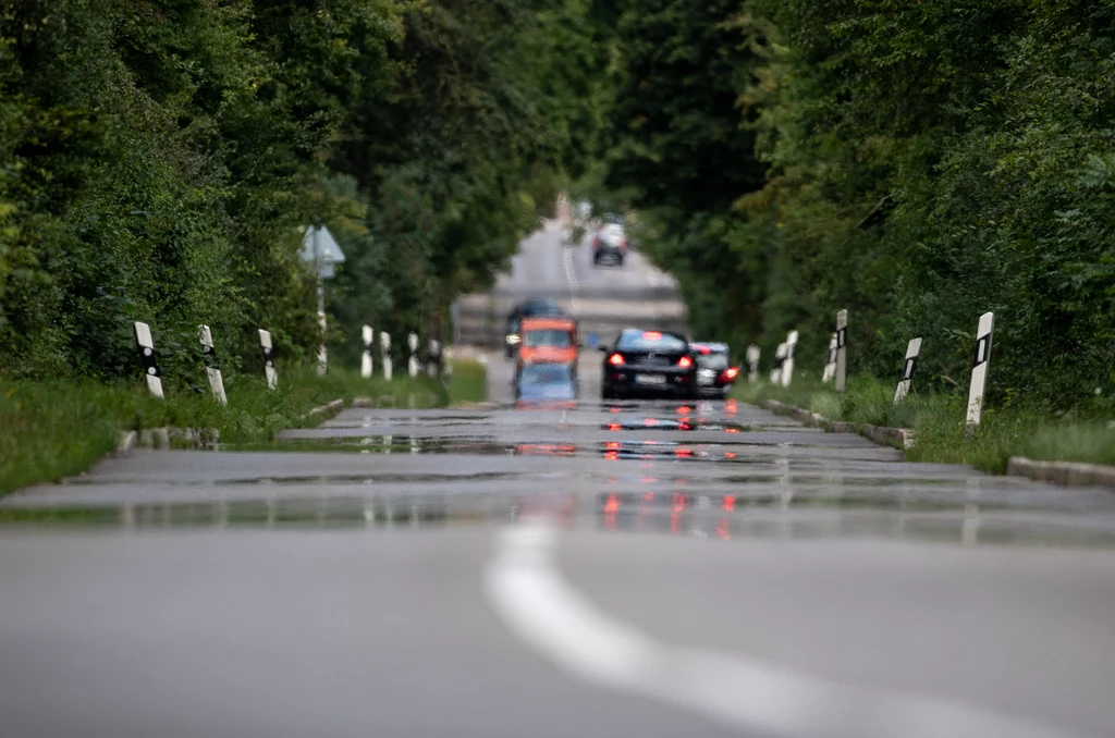 Przy jakiej temperaturze topi się asfalt?