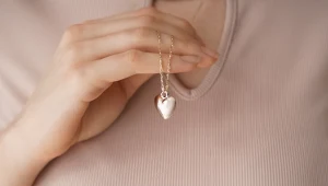 Wyjaśniamy, w czym znajduje się nikiel i jak objawia się uczulenie na ten składnik