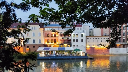 Opole to piękne miasto, położone w południowo-zachodniej Polsce. W ulokowanym nieopodal Zagwiździu znajduje się szczególny ogród botaniczny, w którym podobno napotkamy czakram.