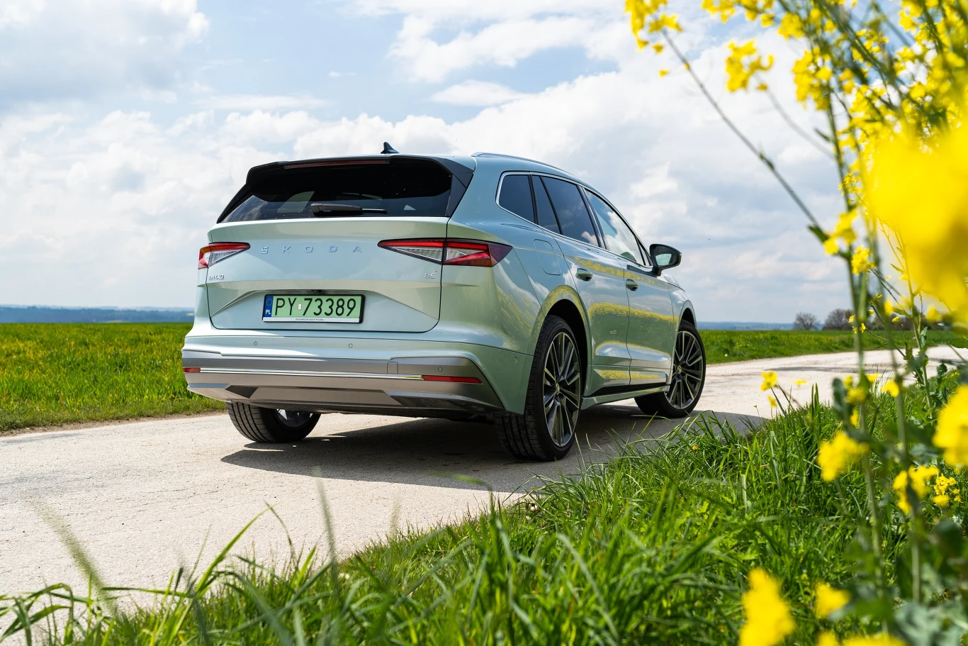 Skoda Enyaq po face liftingu jest po raz pierwszy dostępna w wersji wyposażenia L&K. Skoda Enyaq po face liftingu jest po raz pierwszy dostępna w wersji wyposażenia L&K.