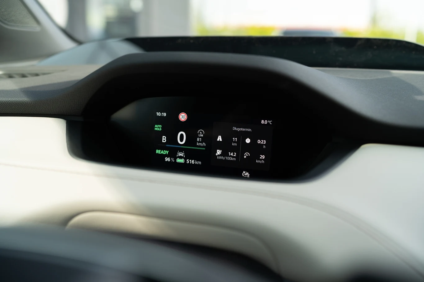 Skoda Enyaq po face liftingu potrafi przejechać realnie na jednym ładowaniu ok. 500 km. Skoda Enyaq po face liftingu potrafi przejechać realnie na jednym ładowaniu ok. 500 km.