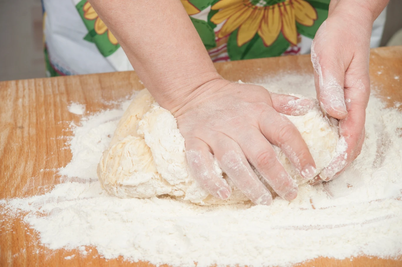 W przypadku mąki bezglutenowej pierogi można zrobić z mąki gryczanej. 