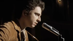Timothee Chalamet jako Bob Dylan w filmie "A Complete Unknown"