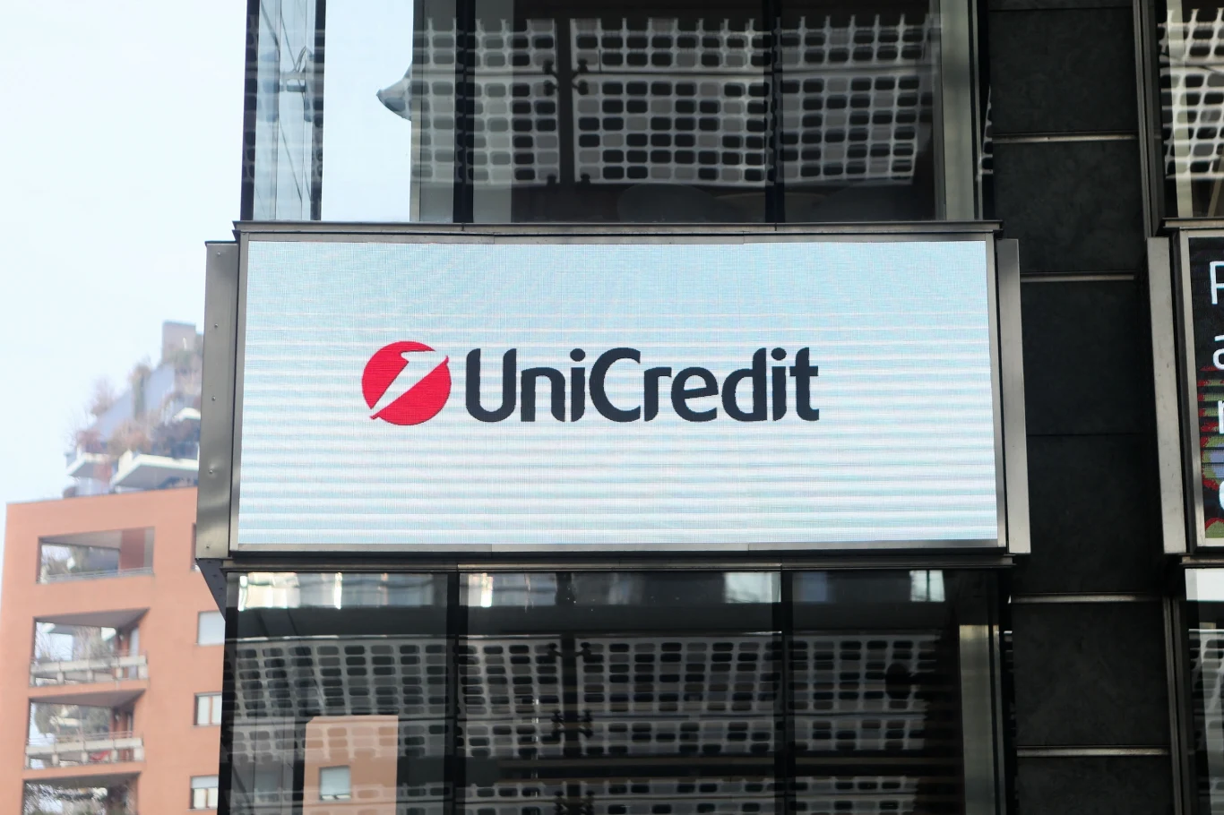 UniCredit chce kupić Aion Bank. Do UOKiK wpłynął odpowiedni wniosek UniCredit chce kupić Aion Bank. Do UOKiK wpłynął odpowiedni wniosek