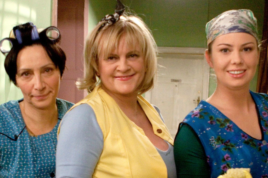 Renata Pałys, Marzena Kipiel-Sztuka i Barbara Mularczyk na planie serialu "Świat według Kiepskich"