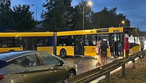 Wjechał pod prąd autobusem i zablokował DTŚ. Teraz grozi mu kara 30 tys. zł