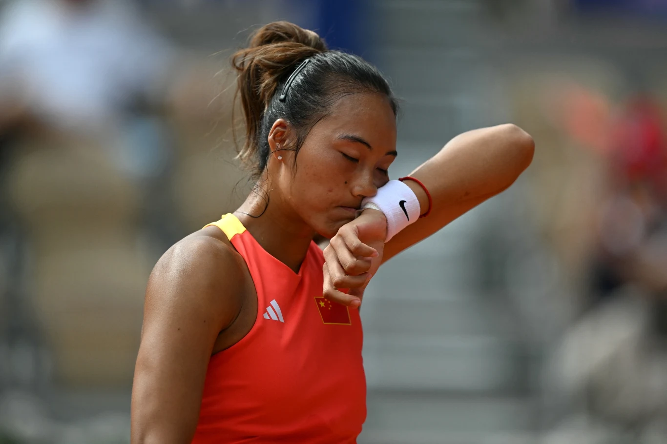 Qinwen Zheng wycofała się z miksta, ale zdobyła złoty medal igrzysk w singlu