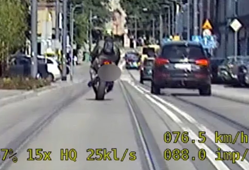 Motocyklista podczas ucieczki przed policją uzbierał 346 punktów karnych