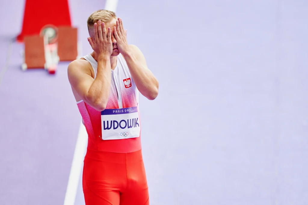 Oliwier Wdowik w Paryżu przegrał z kontuzją Oliwier Wdowik w Paryżu przegrał z kontuzją