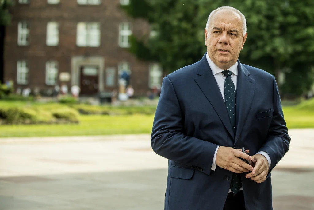 Jacek Sasin skomentował zamieszanie wokół decyzji PKW w sprawie subwencji dla PiS Jacek Sasin skomentował zamieszanie wokół decyzji PKW w sprawie subwencji dla PiS