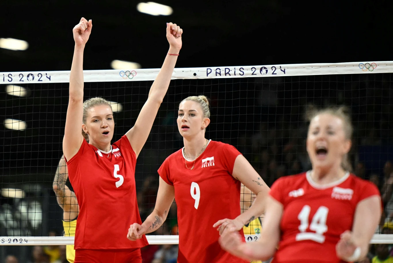Agnieszka Korneluk (5), a obok Magdalena Stysiak (9) Agnieszka Korneluk (5), a obok Magdalena Stysiak (9)