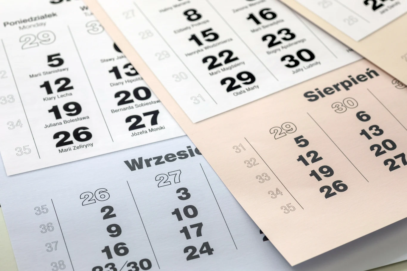 Za święto wypadające w sobotę pracownik musi odebrać wolne Kartki z kalendarza, zdj. ilustracyjne