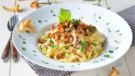 Makaron z kurkami to wyjątkowy, letni przysmak.