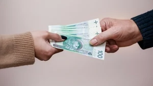 Minimalne wynagrodzenie w 2025 r. Wiadomo, jak wzrost płacy minimalnej wpłynie na koszty przedsiębiorstw