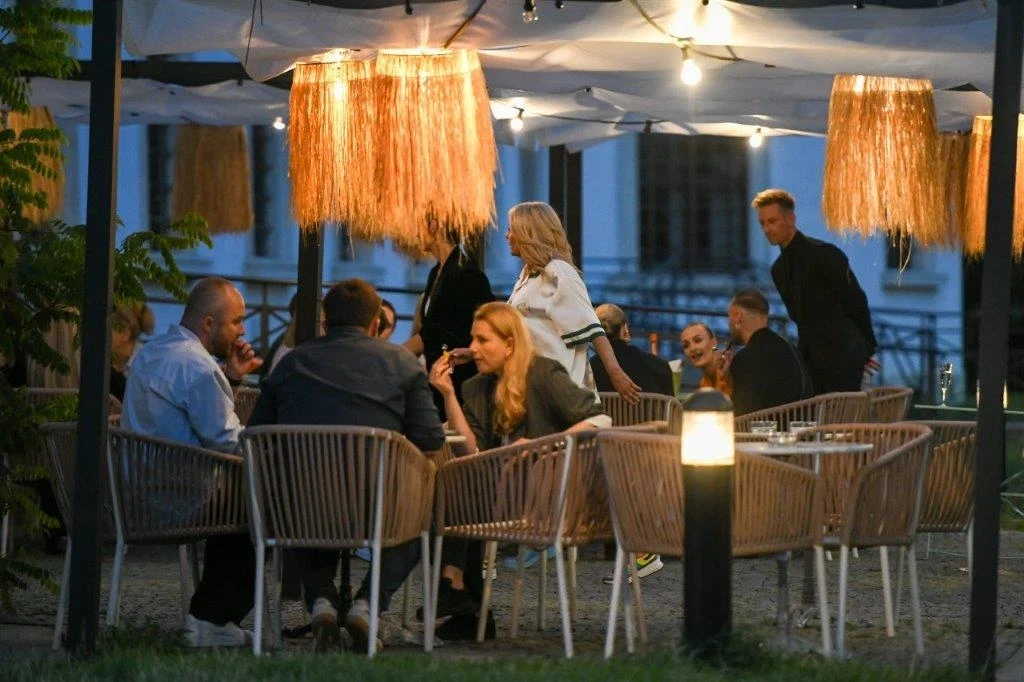 Sekretne spotkanie ekipy 'Tańca z gwiazdami' Sekretne spotkanie ekipy 'Tańca z gwiazdami'